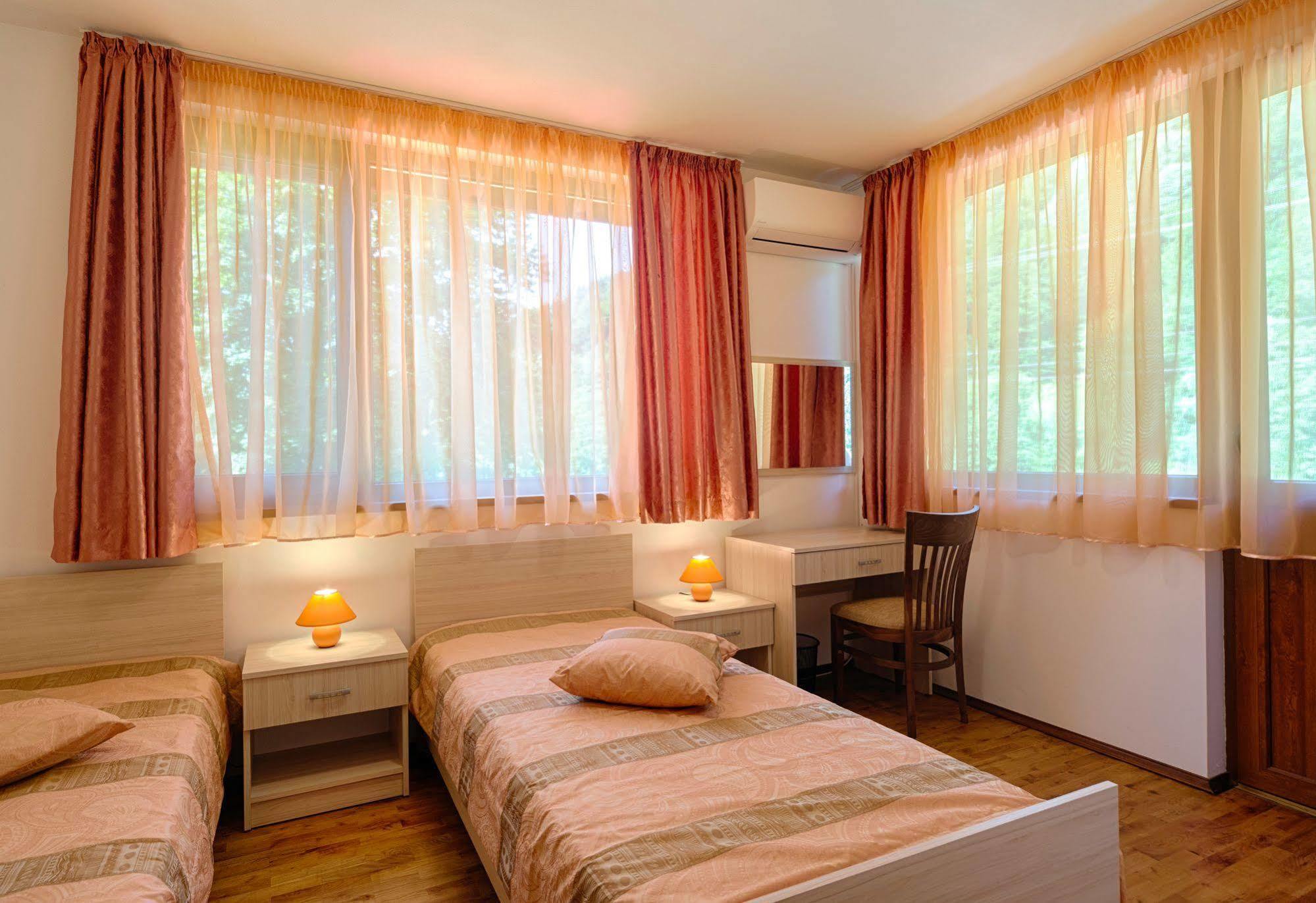 Guest House Vitora Ribaritsa Ngoại thất bức ảnh